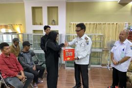 175 Pelaku usaha ekonomi produktif HSS terima bantuan