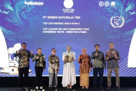 Semen Baturaja kembali borong dua penghargaan ajang TOP CSR Awards 2025