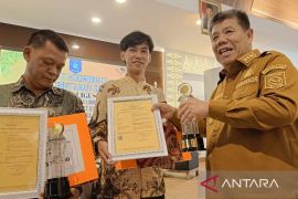 Gubernur Babel serahkan 1.000 kartu kepesertaan BPJS Kesehatan warga kurang mampu