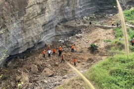 Longsor di Argasunya Cirebon, dua penambang tertimbun