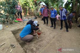 71 mahasiswa UI KKL  dengan praktik ekskavasi di Situs Patiayam Kudus