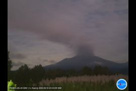 Gunung Raung kembali erupsi, tinggi letusan capai 2.000 meter