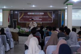 OJK dan LPS beri edukasi literasi keuangan bagi mahasiswa di Kendari