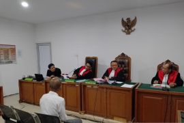 Staf pribadi mantan kadis dituntut jaksa 4 tahun penjara, kasus OTT Disnakertrans Sumsel