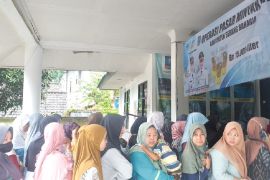 Bantu masyarakat, Pemkab Serang gelar operasi pasar minyak goreng