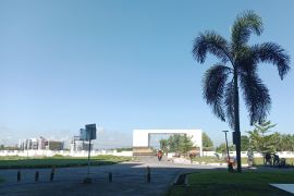 Sebarkan  abu vulkanik Gunung Lewotobi di Bandara Lombok negatif