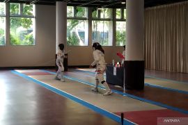 Jesyca Emilia terhenti di babak kualifikasi Kejuaraan Anggar Asia 2025