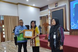 Bupati Tabalong Kalsel ingatkan SKPD percepat serap anggaran