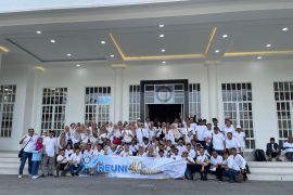 Alumnus FEB Unair Angkatan 85 bangga Prof Nasih antar almamater tembus 287 besar dunia