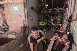 Polres Situbondo bedah rumah tak layak huni peringati HUT Bhayangkara