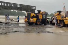 2 tewas dan 32 luka akibat jembatan ambruk di Maharashtra, India