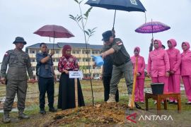 Pemkab Kubu Raya fasilitasi sarana olahraga dan ruang hijau di markas Brimob