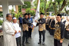 Kafilah HSS dilepas ikuti MTQ Nasional tingkat Provinsi Kalsel