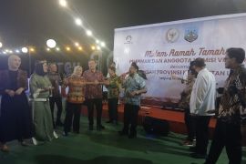 Jamal Mirdad Menyumbangkan Dua Lagu Saat Kunker Komisi VII ke Kaltara