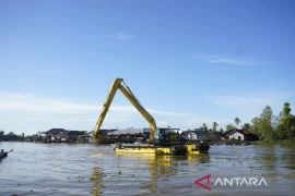Pemkot Banjarmasin keruk sungai sebabkan banjir