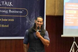 Ade Rai motivasi peserta JKN jaga pola hidup sehat