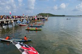 Polda Kepri lestarikan lomba sampan Ketinting sambut HUT Bhayangkara