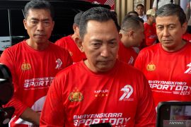 Kapolri  berkelakar ingin cari pengganti Wakapolri mirip Ahmad Dofiri