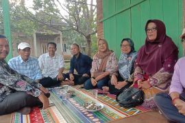 Edi Setiawan penderita lumpuh, dapat perhatian Bupati Lampung Timur