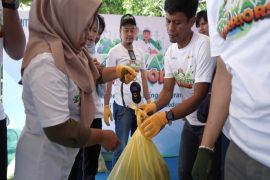 PLN lakukan aksi bersih kampung "Zero Waste Warriors Clean Up" untuk rakyat