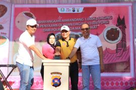 Polda Sumbar masak 1.000 kilogram randang semarakkan HUT Bhayangkara