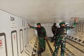 Cegah Ancaman Bom, Tim Zihandak Yonzipur 1/DD Sterilisasi Pesawat Saudi Arabian Airlines SVA 5688 di Bandara Kualanamu