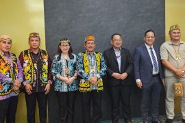 Bersama Pemerintah Sarawak, Wagub Ingkong Bahas Penguatan Kerjasama Perbatasan