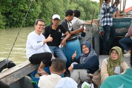 Pemkab Cirebon mengembangkan wisata bahari berbasis restoran apung