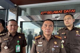 Kejari Batam cari WNA Korsel terkait korupsi fasum-fasos