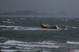 Waspada gelombang tinggi di perairan Indonesia hingga 3 Agustus