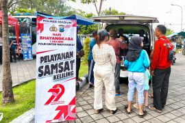 Polres Madiun gelar layanan publik di Alun-Alun Reksogati Caruban