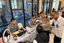 Imigrasi Jatim layani 1.079 paspor peringati Hari Bhayangkara