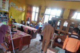 Kantor kecamatan dan sekolah di Serang tergenang banjir