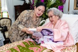 Puan bicara tentang keteladanan Meri Hoegeng sebagai sosok istri pejabat