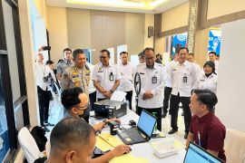 Imigrasi dan Polda Jatim buka layanan 1.079 paspor untuk negeri