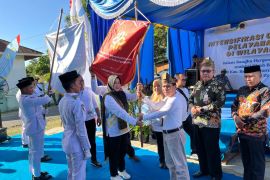 BKKBN serahkan bantuan bedah rumah