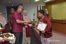 Mahasiswa FIP raih terbaik pertama pada kompetisi PILMAPRES UNG 2025