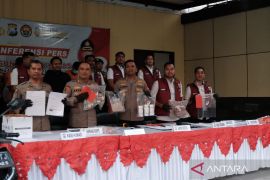 Polisi tangkap tiga orang terkait seleksi perangkat desa di Sidoarjo