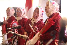 Tips sehat dan bugar di usia senja