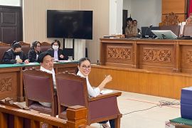 Nikita Mirzani siap menghadapi Reza Gladys dalam sidang PN Jaksel