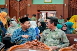 Pemkot Banjarbaru terima penghargaan saat peringatan Harganas Kalsel