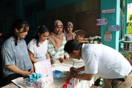 D3 Farmasi UMPR gelar bazar pharma preneur, kewirausahaan berbalut kefarmasian