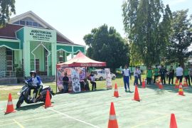 Tips berkeendara honda  jago #Cari_Aman dan happy saat berkendara