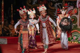 Seniman muda Badung tampilkan kesenian arja klasik di PKB