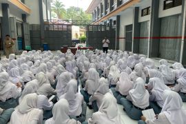Siswa SMK Karangpucung Cilacap dapat pembekalan perlindungan kerja dari BPJS Ketenagakerjaan