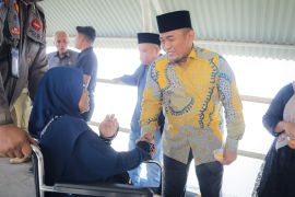 Disambut tangis haru, 270 Haji Dumai Kloter 12 tiba di Pelabuhan