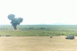 TNI AU simulasi hancurkan musuh dengan drone Kamikaze dan jet tempur