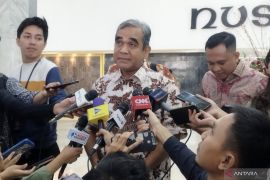 Ketua MPR minta menteri tidak bebani Presiden dengan berbagai polemik