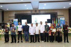 65 sekolah di Garut mendapat penghargaan Adiwiyata 2025