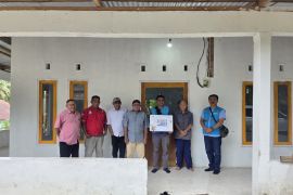 PLN NTT menghadirkan listrik untuk rumah ibadah di Adonara